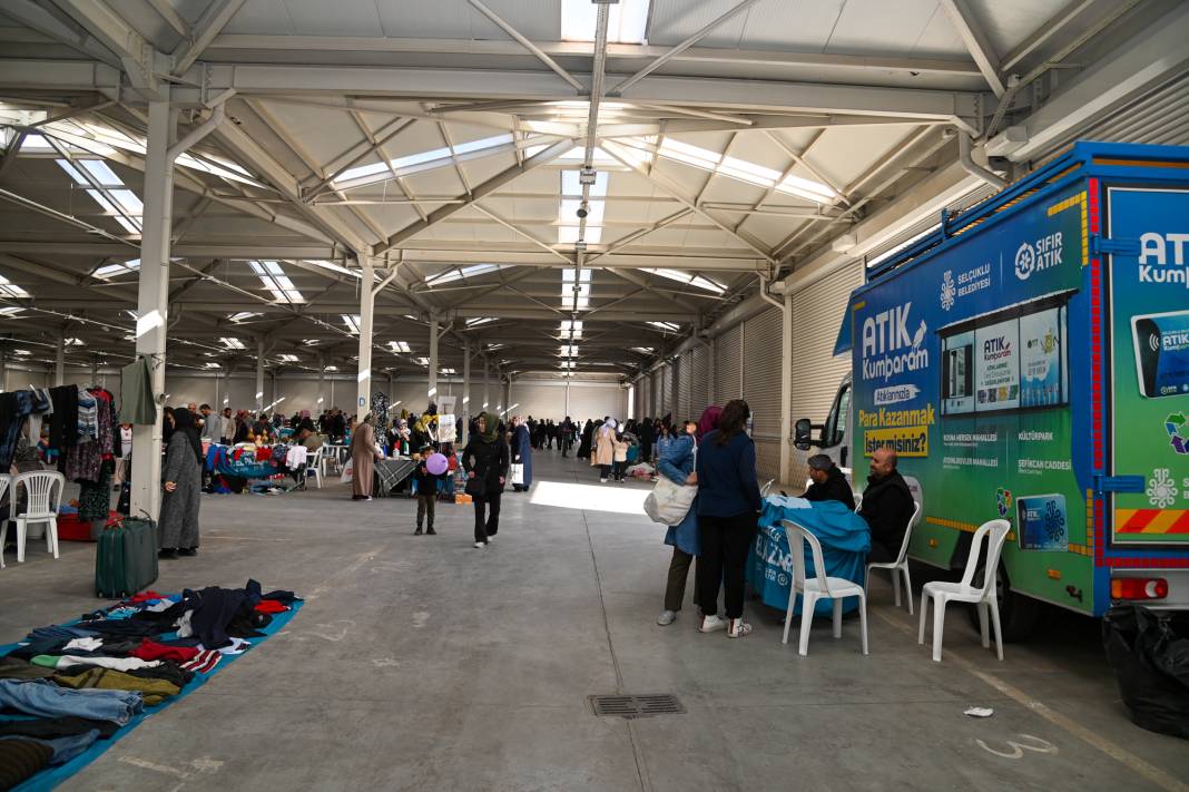 Konya’nın en ucuz pazarı! Ayda bir açılıyor 4